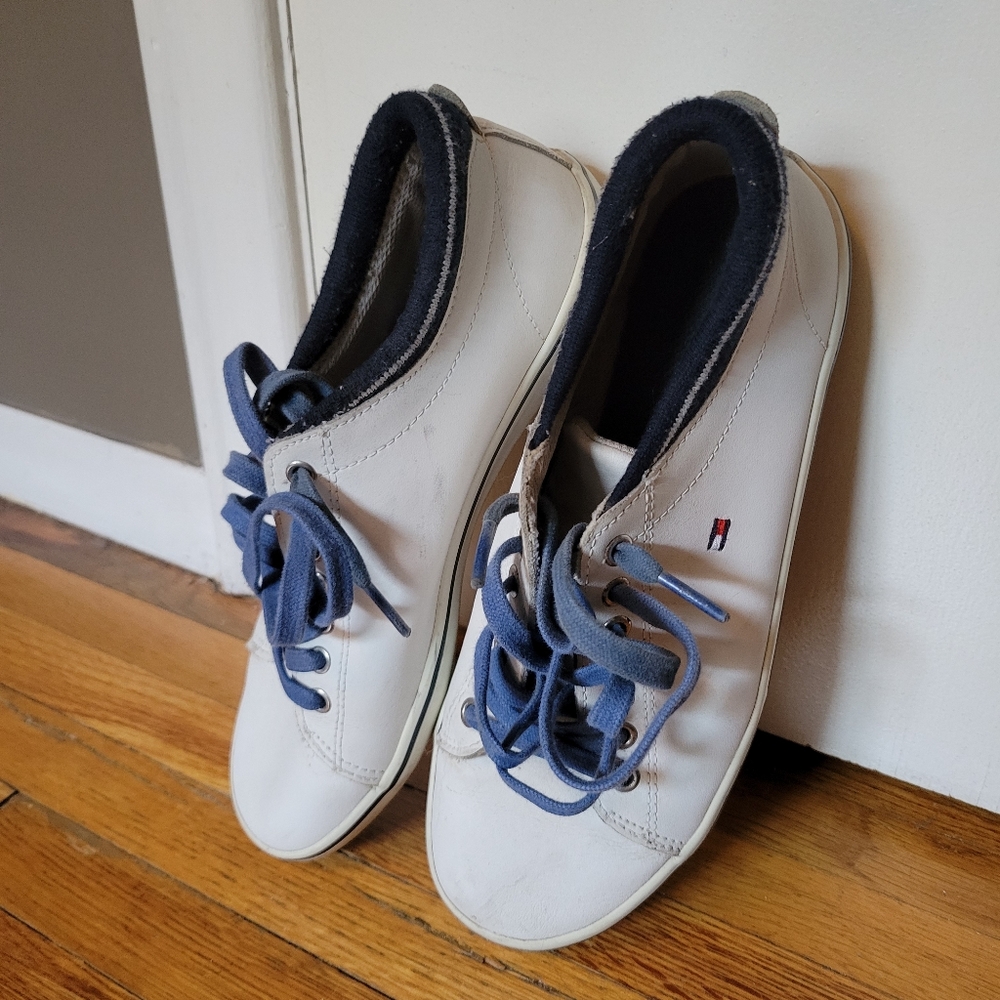Tommy Hilfger vintage white sneakers women's size 7